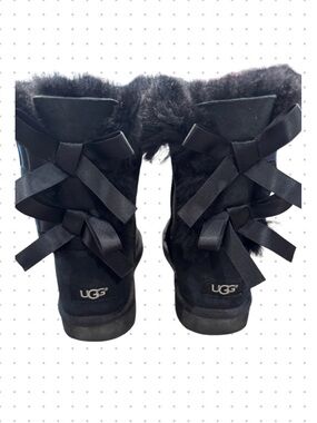 UGG Boots -NEW IN BOX.